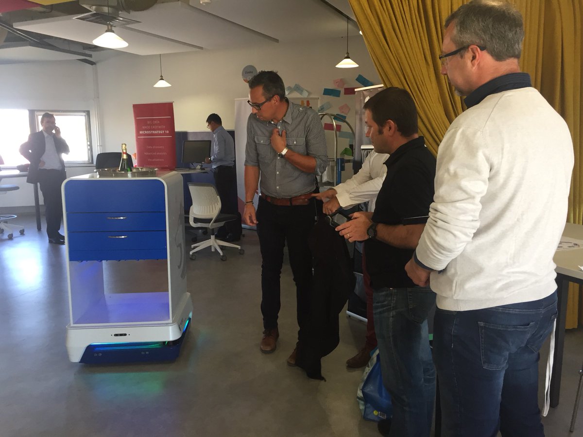 Le <a href="/villageCAav/">Le Village by CA Atlantique Vendée</a> se transforme aux couleurs de <a href="/CGI_FR/">CGI en France</a>, pour l’événement sur l’#IA ! Rendez-vous à 1️⃣6️⃣ heures pour le démarrage 🕔