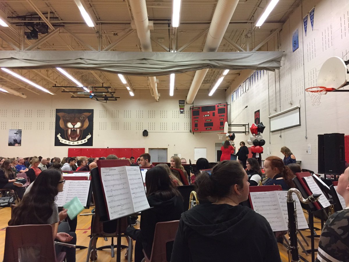 khsmc's tweet photo. Congrats to all of the @YRDSB_KeswickHS Honours Students! The band is ready to celebrate with you!#firstperformanceoftheyear #lotsofhonourstudentsinband #justsaying https://t.co/YffueaN7Hi