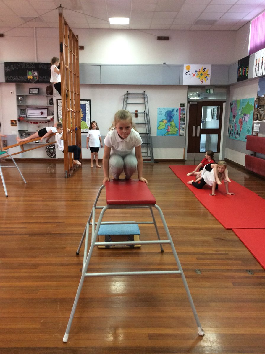 Y4MelthamMoor's tweet photo. Gymnastics fun. Practising working together and the importance of performance and presentation #MMactive https://t.co/UpbBz7JNOU