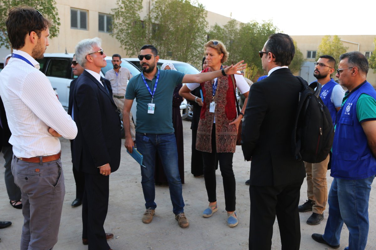 IOMIraq's tweet photo. Unique opportunity to give @EUAmbIraq a tour of @UNmigration's projects in #Basra #Iraq, including employment support for youth and Community Policing Forum which contributes to local stability and security. #Together 🇮🇶🤝🇪🇺 https://t.co/VxiDBk1jSY