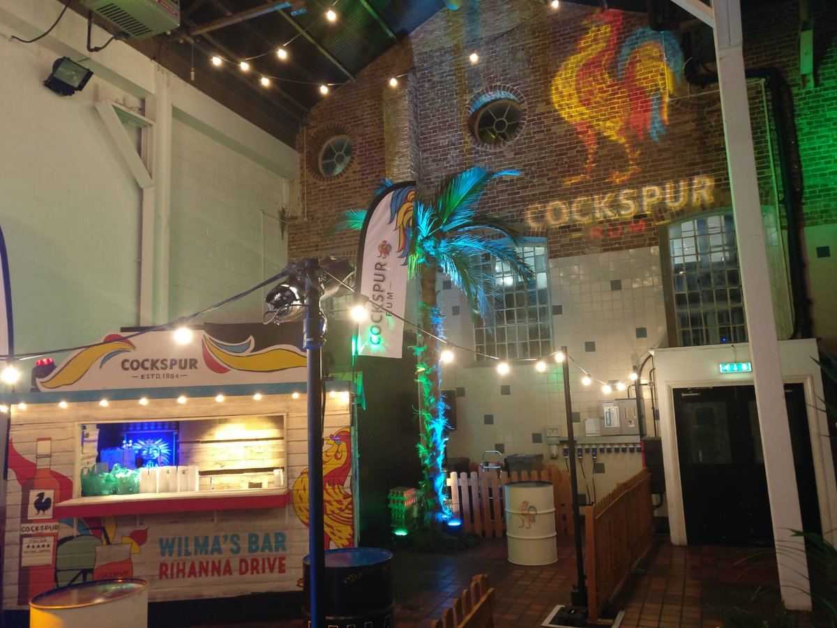 Peachy_Pro's tweet photo. @CockspurRum is all ready at #LondonCocktailWeek 2018! Come down between now and Sunday to try out the Balla Rum! #CockspurRum #Cockspur #WeRumCropOver #COCKSPURsplash #BallaBlack #EnterTheDarkness #LCW #Barbados #TasteOfBarbados @PeachyPro #EverythingsPeachy #TourMoon #Cocktails https://t.co/PPmbAyuQpm