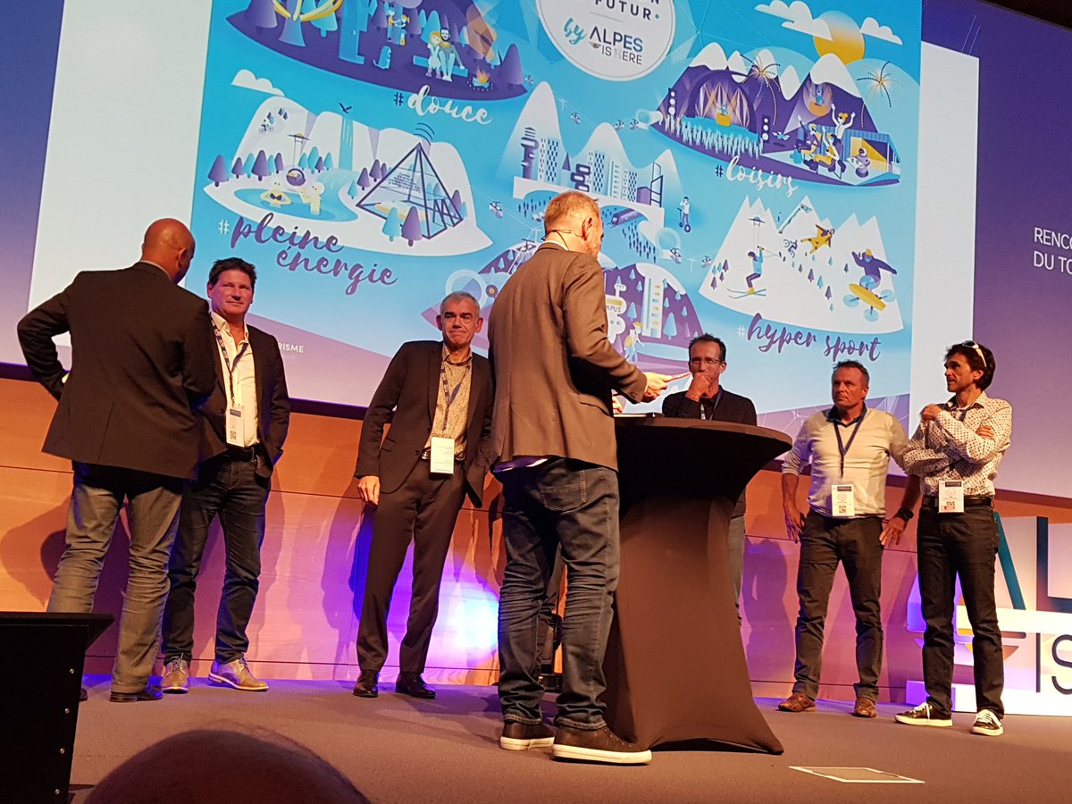catram's tweet photo. On enchaîne avec D. Lalande de Villard de Lans et les intervenants des #stationsdemontagne sur l'avenir des #stationsdemontagne , des pistes de #ski thématiques, #conciergeries connectées... mettant le client au ❤ de l'experience #RencontresTourisme38 #cdi38 #citizenmontagne https://t.co/FRqAgJ6WQo