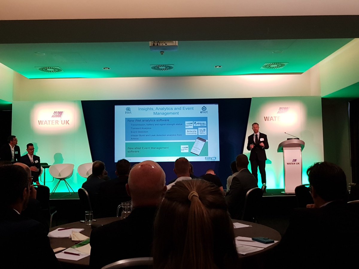 ArtesiaJoe's tweet photo. @SmartWaterDave describing @i2owaterltd iNet including the eVader analytics from @Artesiaconsult https://t.co/cEELcEjK7o