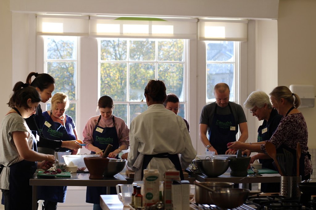 FOODIES! Have you seen the heavenly #food &amp; #drink experiences &amp; treats in our #auctionofpromises catalogue? Tickets bit.ly/2M7O1MJ  <a href="/CrumbsMag/">Crumbs Magazine</a>  <a href="/BathFoodies/">Bath Restaurateurs</a> <a href="/ThePigGuide/">ThePrandialPlayground</a> @tasteofbath <a href="/SavouringBath/">Savouring Bath</a> <a href="/LucknamCookery/">Lucknam Park Cookery</a> <a href="/MintRoom_/">MintRoom</a> <a href="/Valehousekitch/">ValeHouseKitchen</a> <a href="/wraxallvineyard/">Wraxall Vineyard</a> <a href="/demuths/">DemuthsCookerySchool</a>