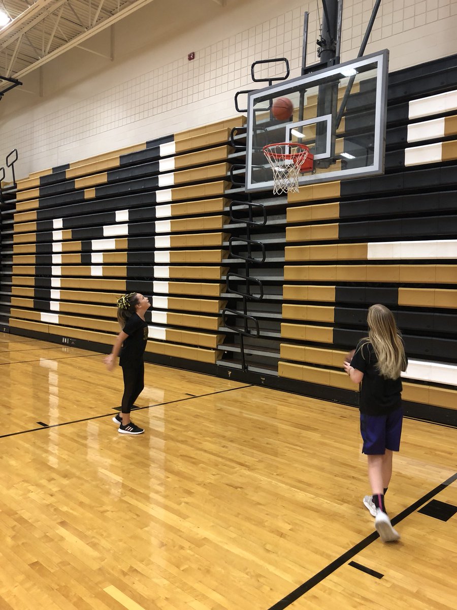 tynerr34's tweet photo. The weather decided to ruin our fun outside, but we made due by hooping it up instead! #lifetimefitness #madskills #acmsjagpride @ACMS_Jaguars https://t.co/nhlTPe8hgG