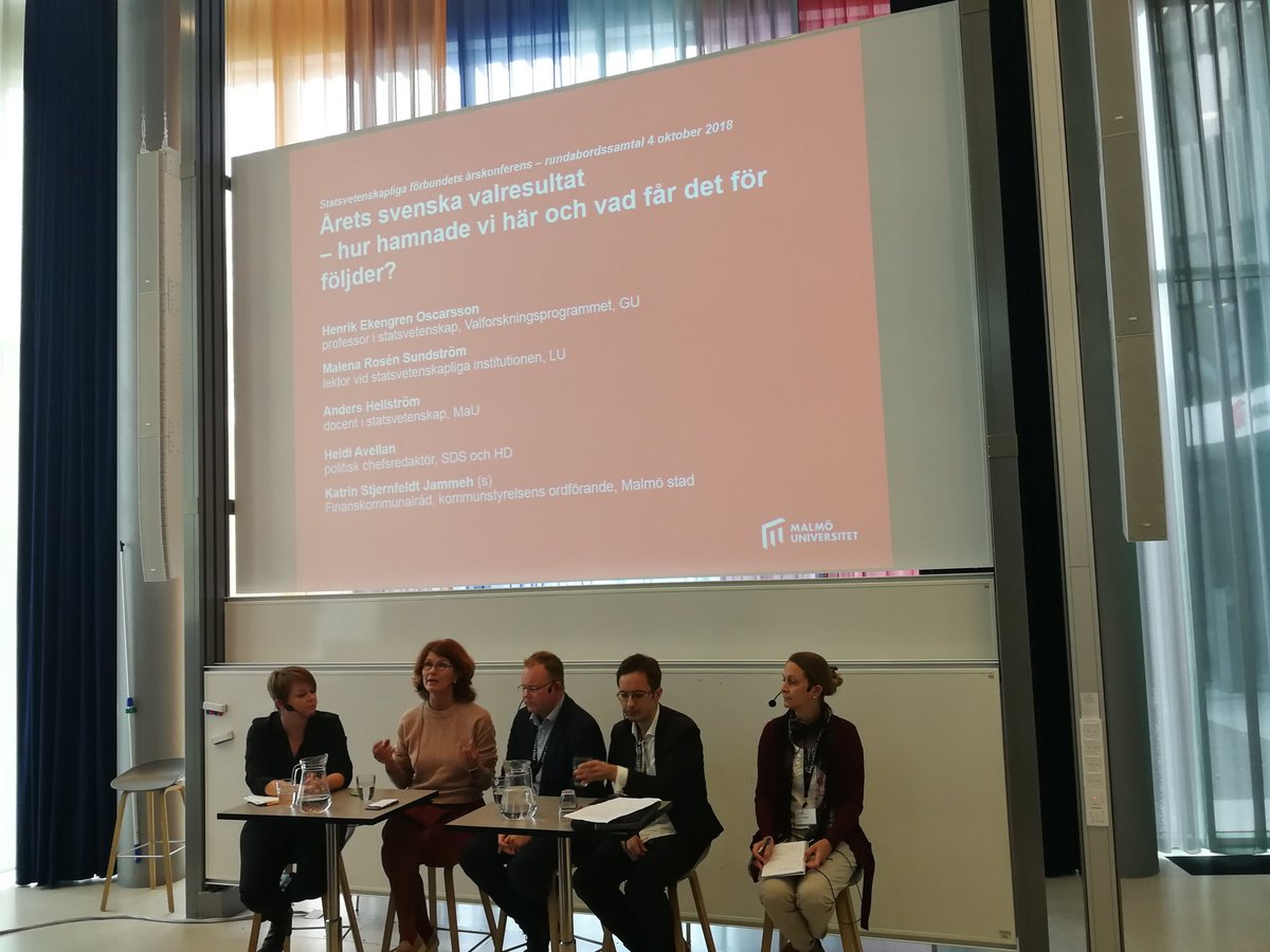 anamariadutceac's tweet photo. Now the roundtable is fully rounded, with academic and non-academic experts as commentators. There are no rules on how to find a way out of the present stalemate, these need to be created by politicians. It is normal that it takes time to negotiate. #val2018 #swepsa https://t.co/iV5QxXC8Iz