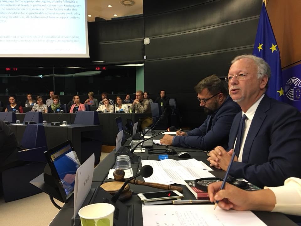 "The rights of minorities are human rights. Therefore, protecting the rights of minorities is not an option, but a legal obligation." #UN SR for Minorities <a href="/fernanddev/">Former UN Special Rapporteur on Minority Issues</a> speaking at the EP Intergroup for Traditional Minorities, National Communities &amp; Languages today. #ELEN2018