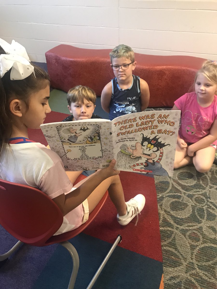CronkCourtney's tweet photo. Literacy Club dove into some Halloween reading this morning📚🎃 #AchieveMore #ReadMore @CBCommSchools @Edison_Naughton https://t.co/UFosIiNzVo