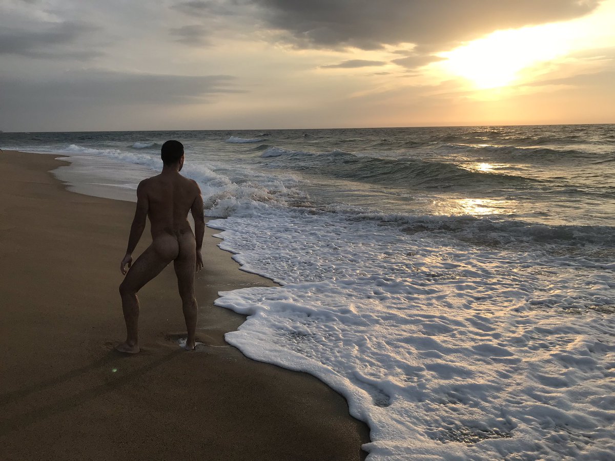 RikiSkier's tweet photo. 2 settimane fa #piscinas #Sardegna #fkk #gaylove e ora a #Perugia 😎 https://t.co/ypfXpmdBhY
