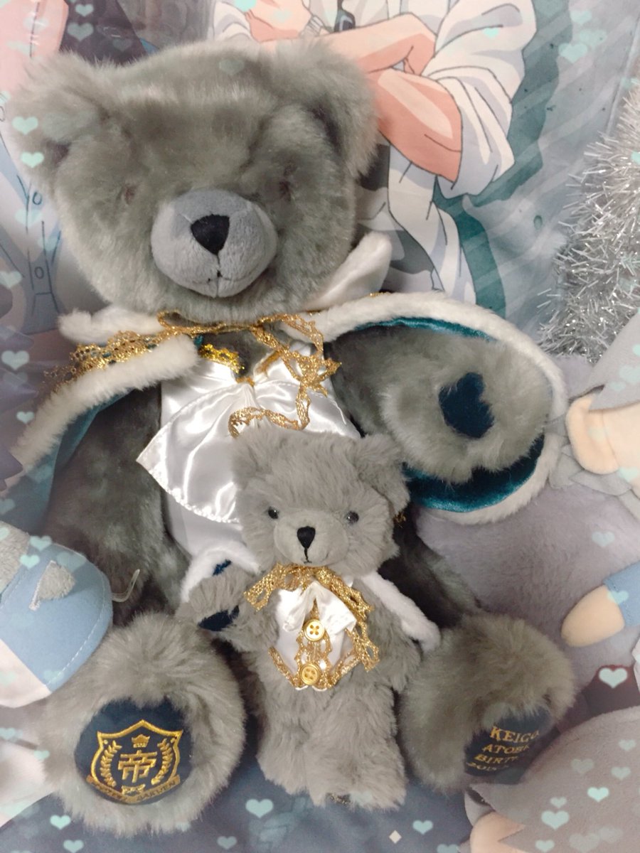 祭壇に飾りきれなかったけど違うとこに飾った跡部様たち！笑。 好きな