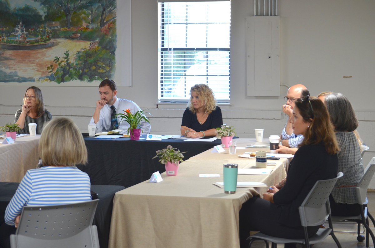 CharlestonParks's tweet image. Thank you to our West Ashley community members for joining us for #LowCountryOntheTable. Today we discussed how to improve our community through mobility, safety, and affordable housing. @onthetablesc #chs