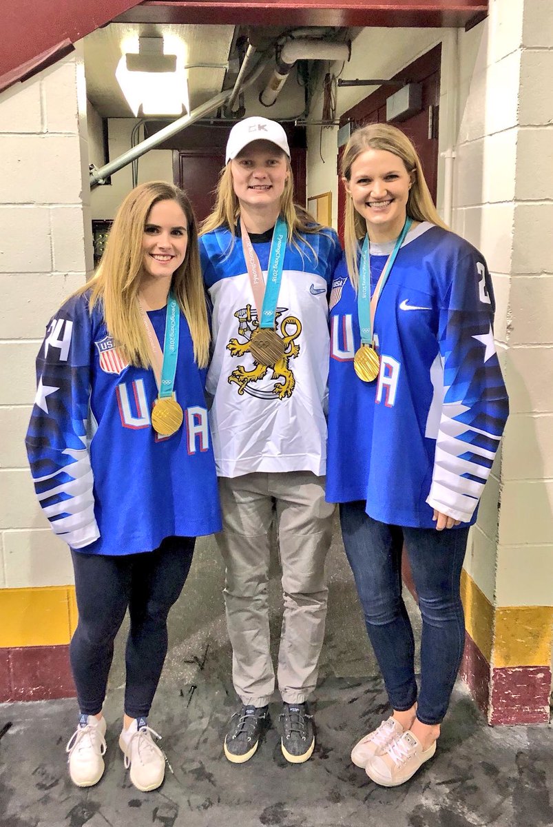 GopherWHockey's tweet photo. #GWH giveaway time! RT for your chance to win this puck signed by three of our #GopherOlympians. 🇺🇸🇫🇮✍️ https://t.co/ylkneME73y