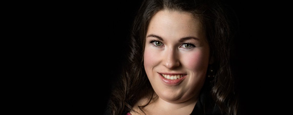 Editions_David's tweet photo. Découvrez le portrait de Mylène Viens ! Son premier roman Pourquoi pas ? sera publié le 31 octobre. @MyleneViens @Zone1418 @Culture07 #Outaouais #roman #ados https://t.co/aXVuaiQLSD https://t.co/auxVwCDRKe