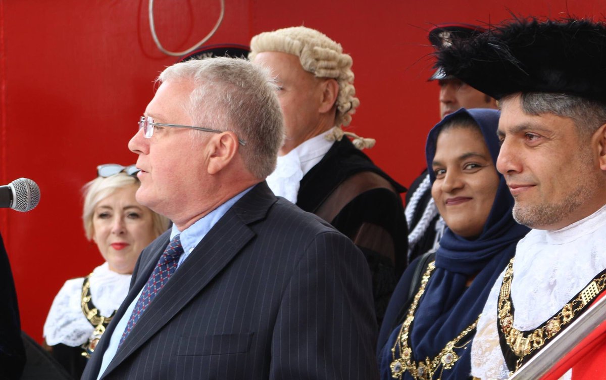 LordMayorNottm's tweet photo. A real honour for me to officially open #Goosefair2018 today https://t.co/APWUw2HsKc
