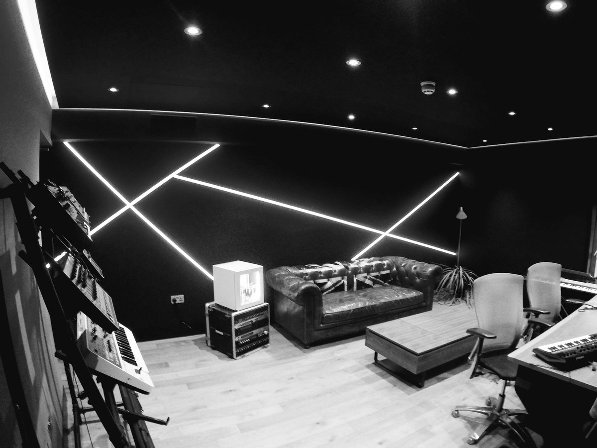 Desmondandsons's tweet photo. #acoustic #LED #fabric #featurewall on our recent project at #redbull #music #studios
#musicstudio #recordingstudio #postproduction #controlroom #voiceover #booth #livearea #homecinema #inspiration #cinemaroom #luxury #interiordesign #interiors #liveinstall #hometechgallery https://t.co/s9En95khUf
