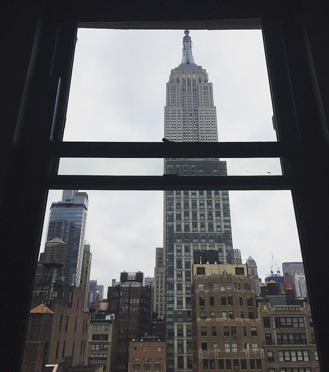 GannaBoiko's tweet image. Couldn’t complaint about the view... photo credit @olegboiko #NewYork #AceHotel #EmpireStateBuilding #eastcoast #travelinstyle #urbanphotography #cityliving ift.tt/2DXbDoL