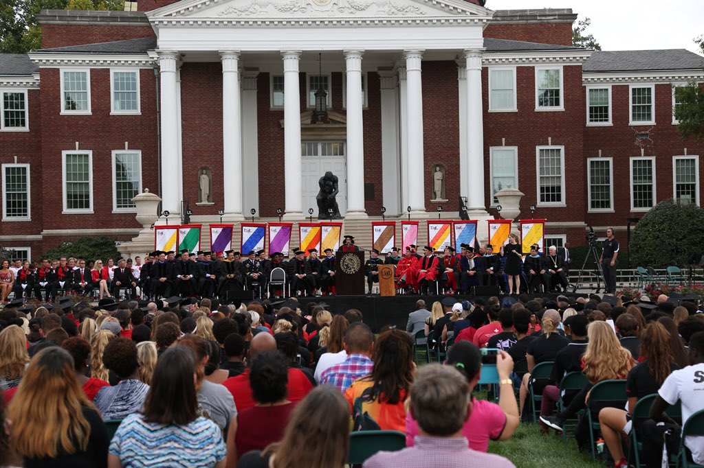 uofl's tweet photo. Some of the many stars on Inauguration Day. #WelcomeNeeli #WeAreUofL https://t.co/THt5xlZdjF