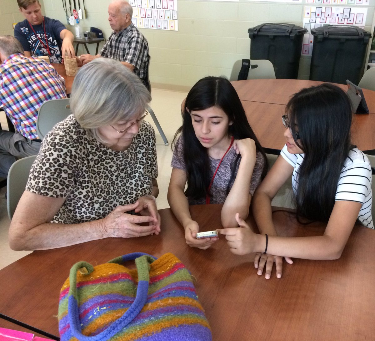 MGMSiCivics's tweet photo. Always amazed by the help these iCivics students give to residents of Presbyterian Community and Laurel Crest!@mgmgators #betterworld https://t.co/JwM9x3Zosw