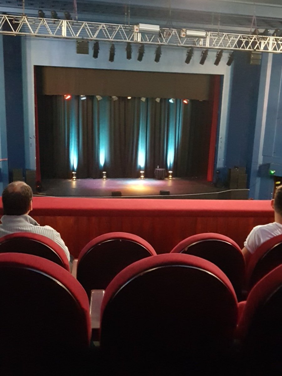 Spiers101's tweet photo. It's a School night and at the @IpswichRegent waiting for @McInTweet #thursdaynightcomedy https://t.co/YGpO5GH5DM
