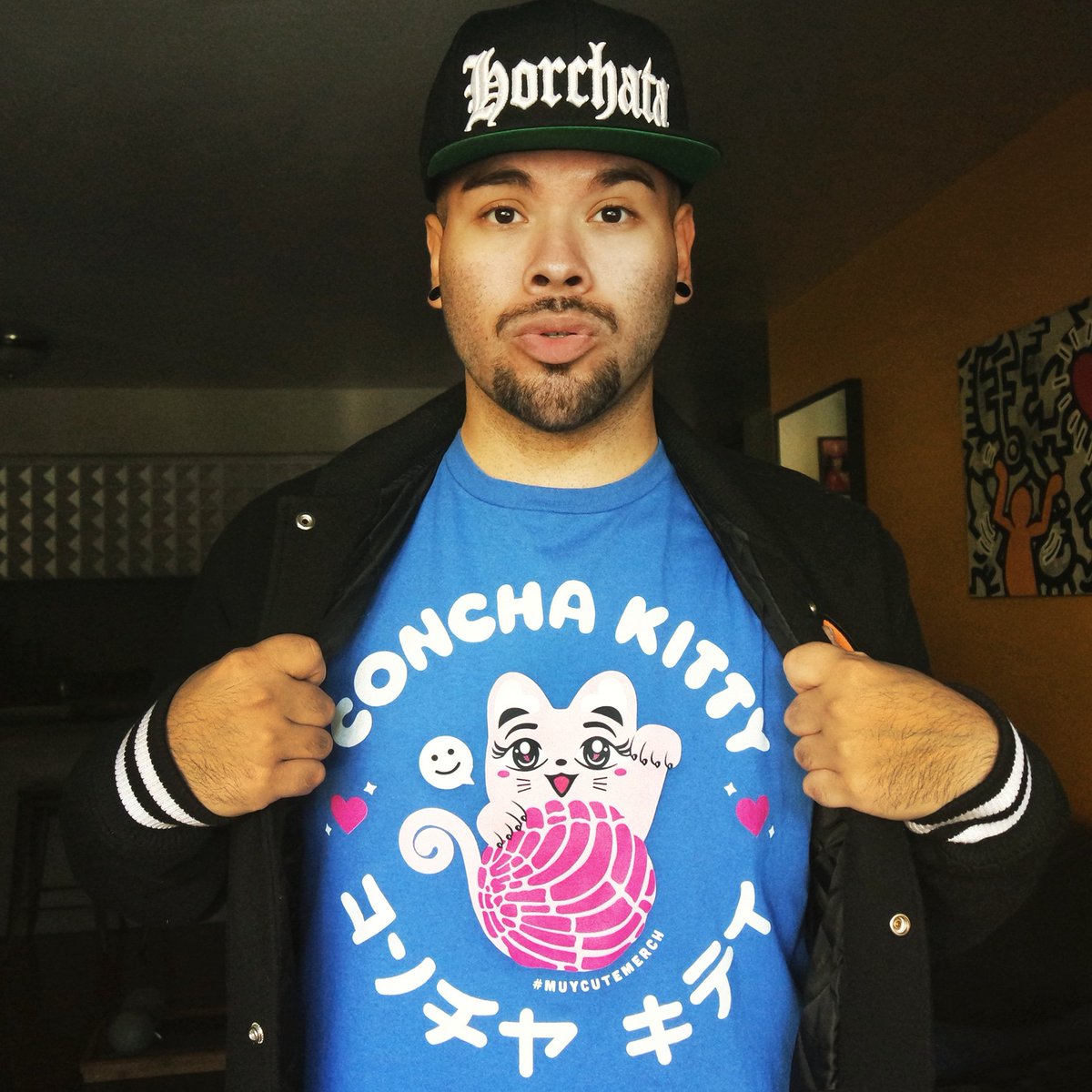 muycutemerch's tweet photo. conchas con horchata on the side <3 @thedanram x @HorchateriaRL #conchakitty camisa available on our online shop at https://t.co/XbGk6J3nqq #teammuycute #muycutemerch #muycute https://t.co/Lp1RNj3QEF