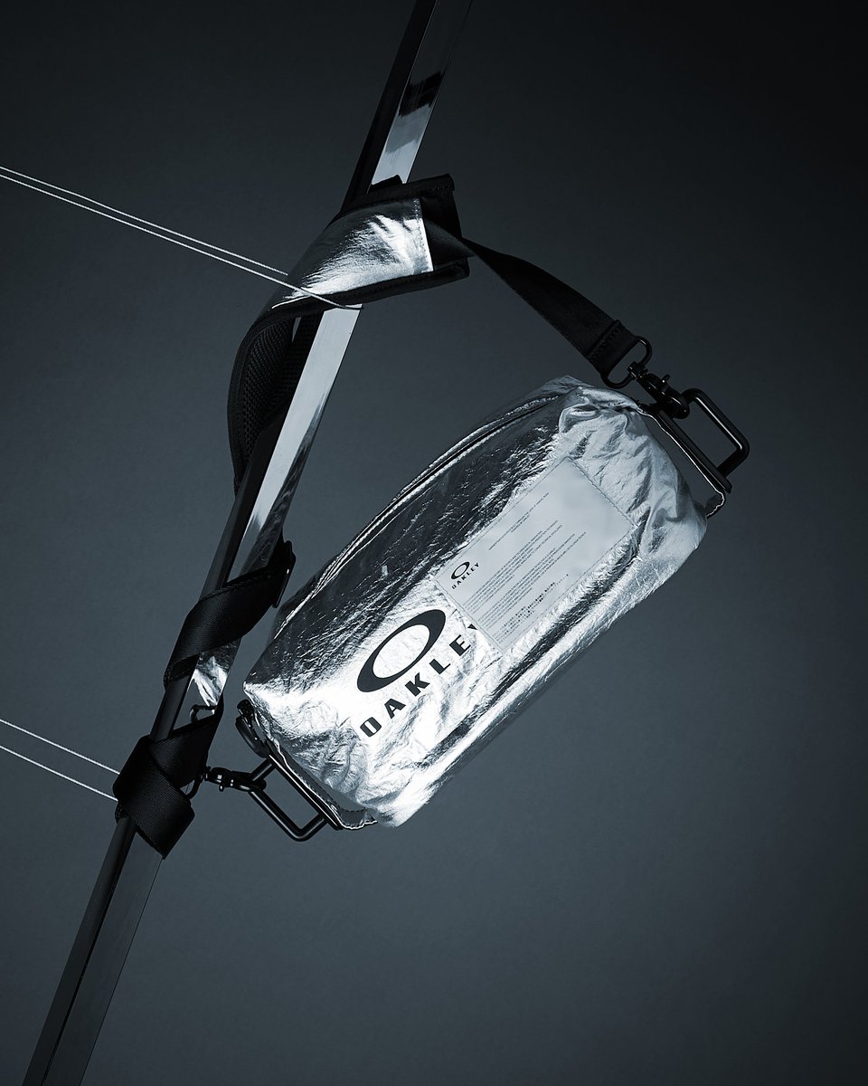 Oakley x Samuel Ross offer a futuristic representation of clothing with their collaborative capsule -- now online. end.global/6g3