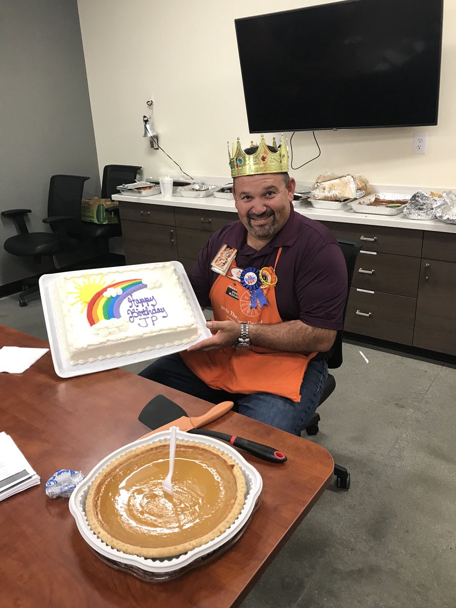 Want to wish a very Happy Birthday to THE King of the Poway Castle! Happy Birthday JP! <a href="/Laura_BMata/">Laura Mata</a> @ShawnEvans8949 <a href="/DepotJake/">Jake From Home Depot</a> <a href="/jptorresSM/">J.P. Torres</a> <a href="/NotoKara/">Kara Noto</a>