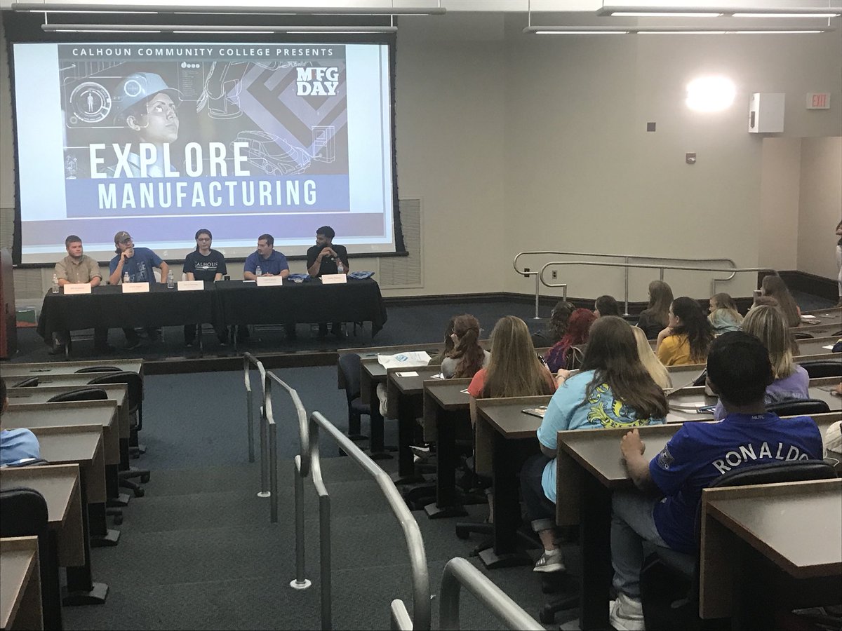 MCScareercoach's tweet image. Great day learning about #advancedMFG in our area! Students had a wonderful industry tour and viewed programs at the @CalhounCollege