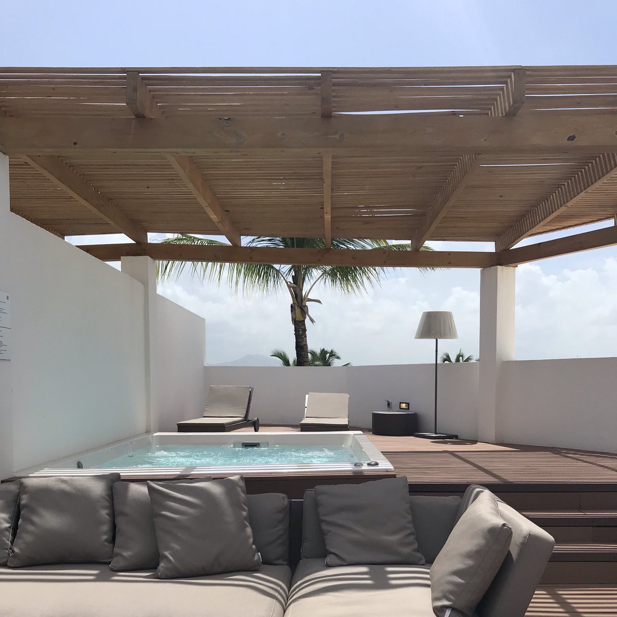kaitfichera's tweet photo. Iβm never, ever, ever, ever leaving #honeymooning #ExcellenceGroup @ExcellencePC_ @excellencegroup https://t.co/KrBQX8uk2u