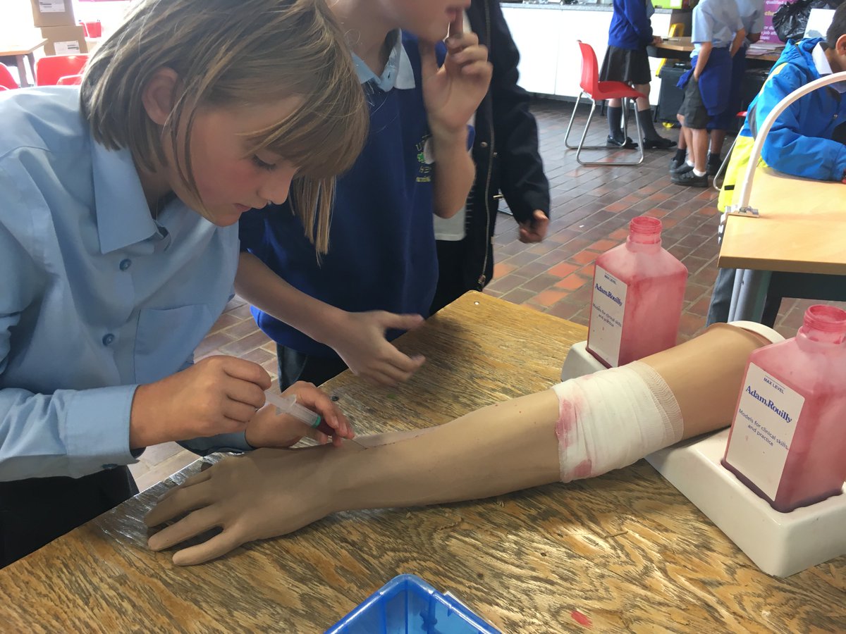 UptonHeathCE's tweet photo. Year 5 loved the Medical Mavericks 'Mini Medics' workshop @IgniteTSA #igniteSTEAM18 #elmUHPS #birchUHPS https://t.co/0W3H0PlOAn