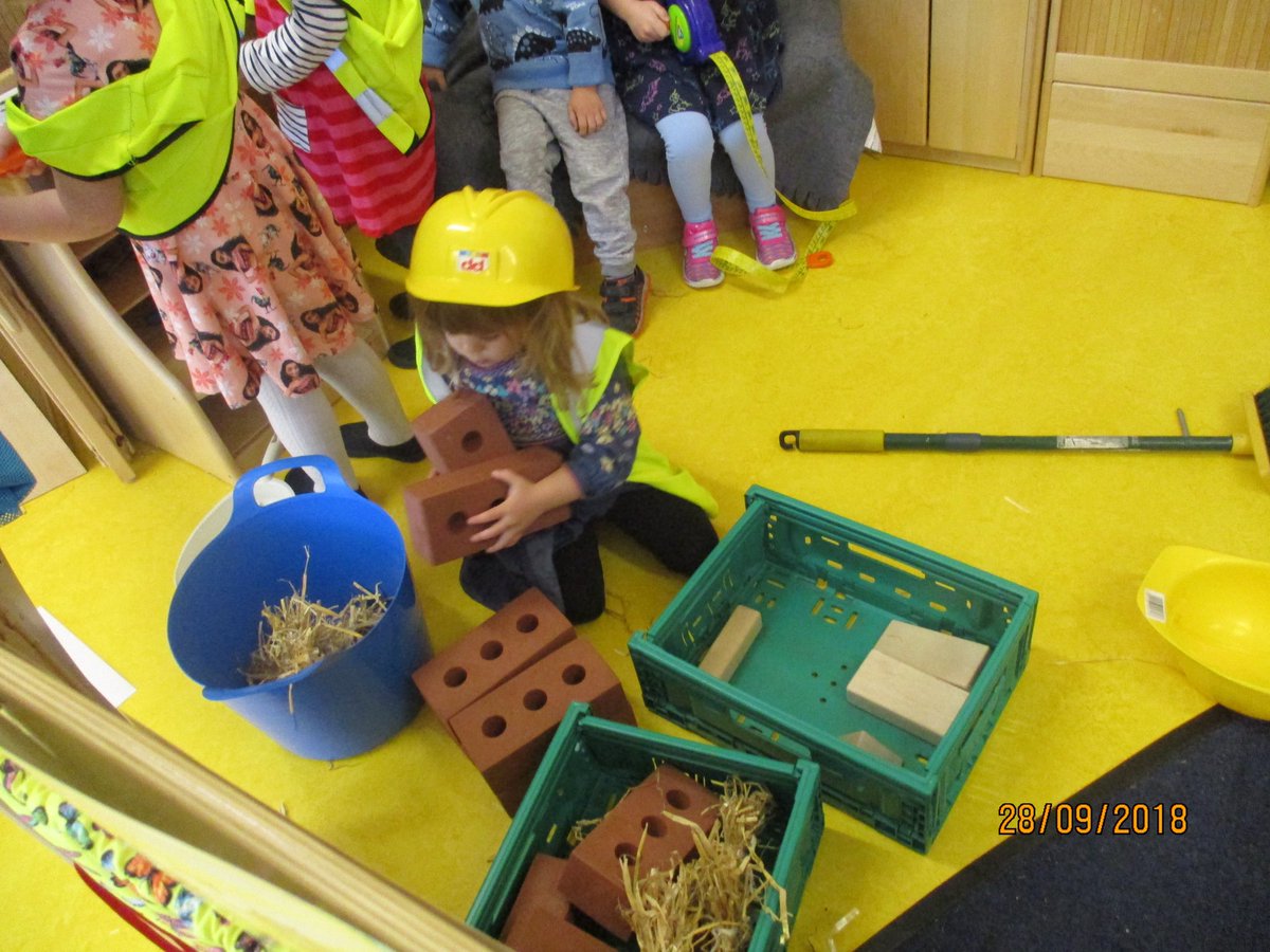 AllowayEYC's tweet photo. The Three Little Pigs moved into the playroom. We have enjoyed hearing the story, retelling it using story stones, writing and drawing the story and building their houses in the role play corner! #linkingourlearning https://t.co/IFRxO8NfKS