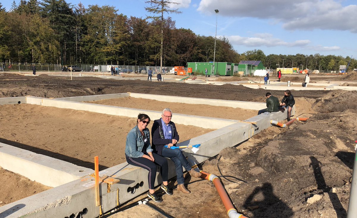 Feestelijke start bouw 90 woningen #DeGroeneHoogte #Soesterberg met wethouder Harrie Dijkhuizen, toekomstige bewoners en projectpartners. heilijgers.nl/officiele-star…