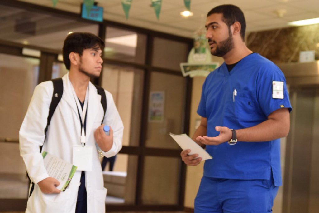 WesabMed16's tweet photo. 📷:
جانب من التغطية الإعلامية لكلية الصيدلة - مبنى ٦ 💊.
@KAUPharmacy 
#Pharma13 #Pharma14 #Pharma15 #Pharma16 #Pharma17 #Pharma18 https://t.co/UwKL4F8nsB