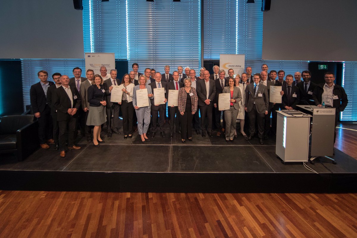 WM_BW's tweet photo. 🏆 Beim 8. #ClusterForumBW wurden gerade die Gewinner des Förderaufrufs „Regionales #Innovationsmanagement“ prämiert. 🎉 Die Projektträger können nun mit einer Starthilfe von insgesamt 1,6 Mio. Euro rechnen. Herzliche Glückwünsche! https://t.co/7PvuwqJPZ6