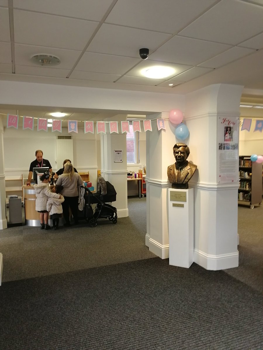 NCMQualAcademy's tweet photo. At the #haltonlibraries #babybumpevent raising awareness of where expectant parents can find good quality information on the internet https://t.co/nWYVBRQWu2