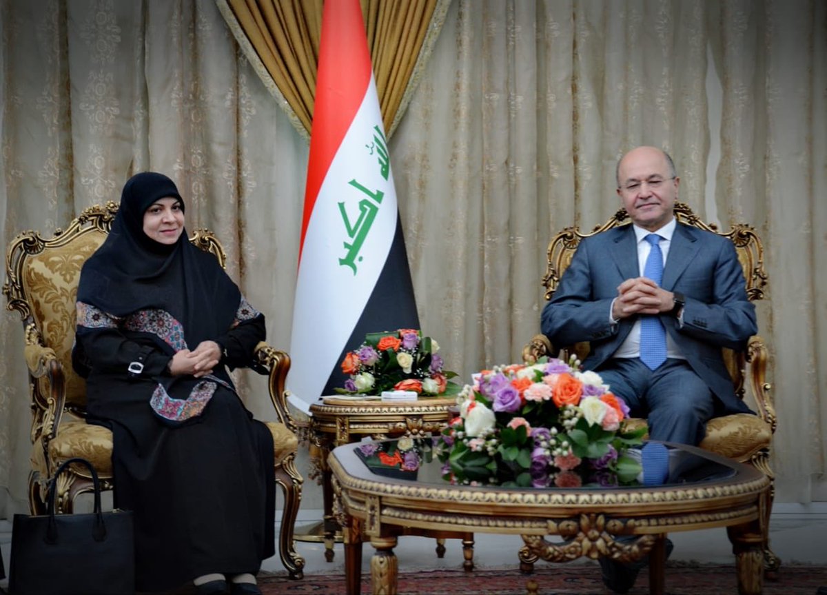 YaserAlwessy's tweet photo. الفتلاوي تقدم التهنئة لرئيس الجمهورية الجديد 
زارت الدكتورة حنان الفتلاوي رئيس الجمهورية الدكتور برهم صالح وقدمت له التهنئة بمناسبة استلامه مهامه .. https://t.co/yFmfKAmJ2g
