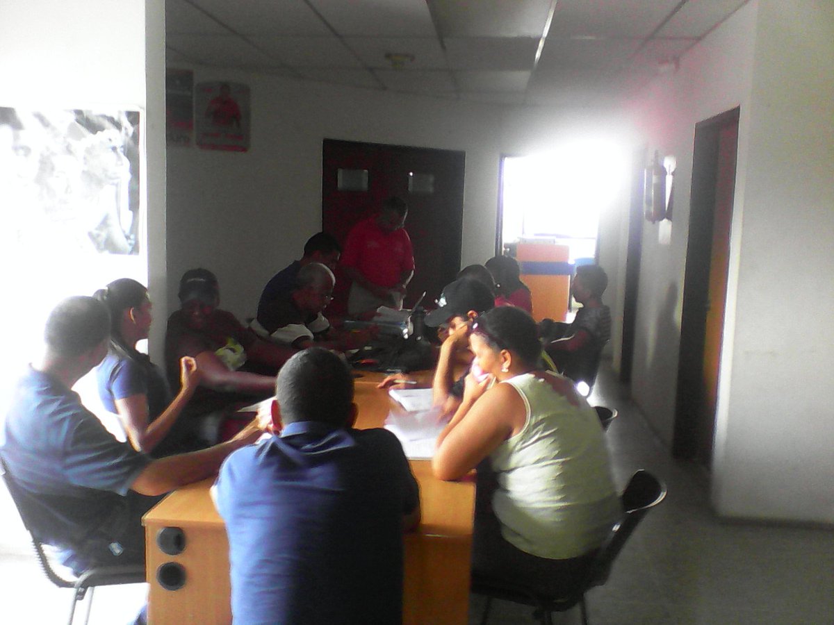 #VenezuelaProduce En los espacios de <a href="/SoyBVA/">SoyBVA</a>  apoyando a <a href="/Inpsasel_vzla/">Inpsasel_vzla</a> en Taller de formación de delegados y delegadas de prevención laboral <a href="/BVAejeCentro/">BVAejeCentro</a>