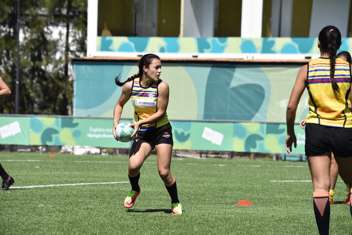 RugbyPass_ES's tweet photo. La preparación para @BuenosAires2018 tiene a las chicas de @fecorugby reconociendo La Boya. #ViviElFuturo #buenosaires2018 https://t.co/tYdZ9WjsqE
