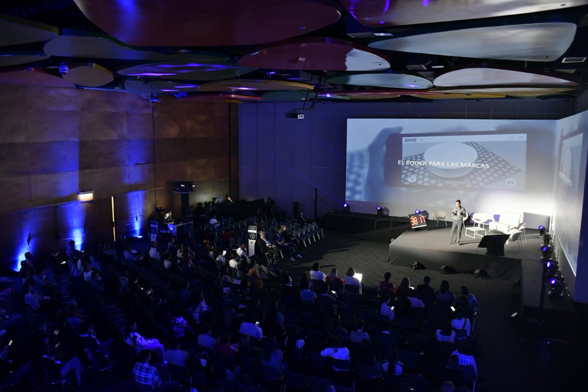 ASOEVENTOS's tweet photo. Así nos vemos desde el aire #EventLab2018 #ElEventoDeEventos @plazamayormed https://t.co/9UMYwj26kO