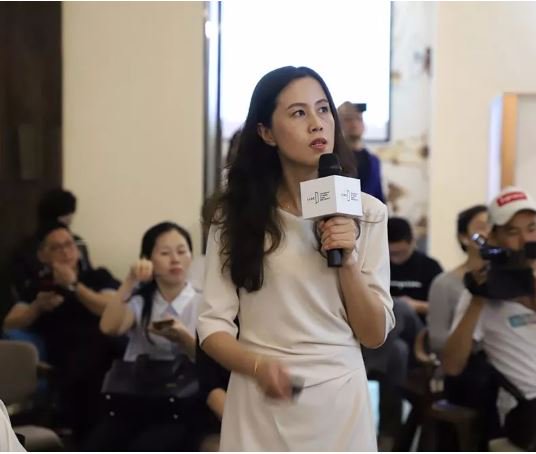 iadcenter's tweet photo. Yu Shuqun is the Deputy General Manager of iADC, and she is optimistic about the outstanding occupancy rates for the iADC Mall. 95% brand occupancy rate, of which over 20% are new to Shenzhen #designmarket #iadcenter #shenzhen #interiordesign https://t.co/LoJku3OFX7