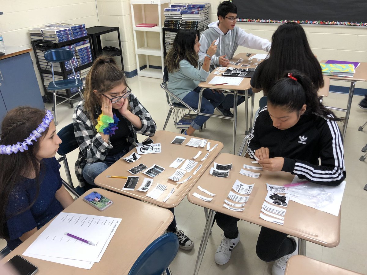 droldan116's tweet photo. Vocabulary word sort in 8th grade Co-taught social studies. #RLMSPRIDE https://t.co/jhxb5b3ani