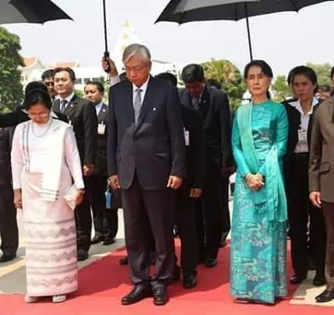 ႏိုင္​ငံ​ေတာ္​အလံကိုအ​ေလးမျပဳ႕ရင္​
​ေထာင္​ဒဏ္​(၃)ႏွစ္​အထိခ်မွတ္​မည္​ဆိုပဲ
မွတ္​ခ်က္​။ ႐ုပ္​႐ွင္​႐ုံအတြင္​း၌သာ 😁😁😁