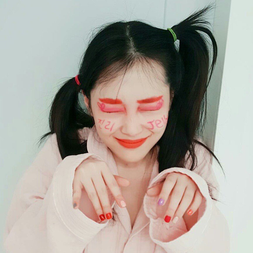 functionlq's tweet photo. — sulli ♡ https://t.co/J6PPKm3kcf