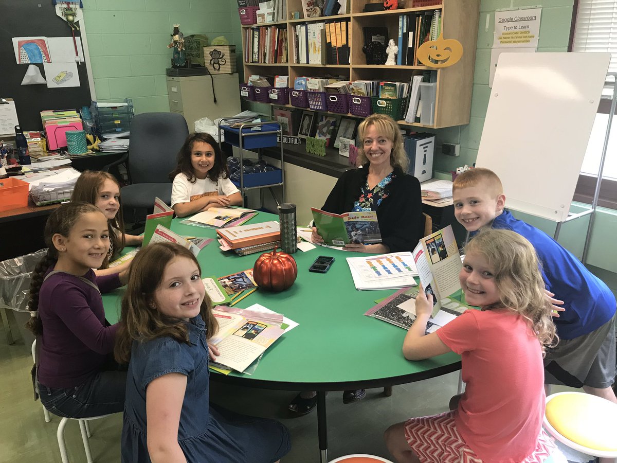 henryfreedman's tweet photo. Miss Gilliard’s class practicing word skills in guided reading.  Keep up the hard work. https://t.co/iS0PVTO0AP