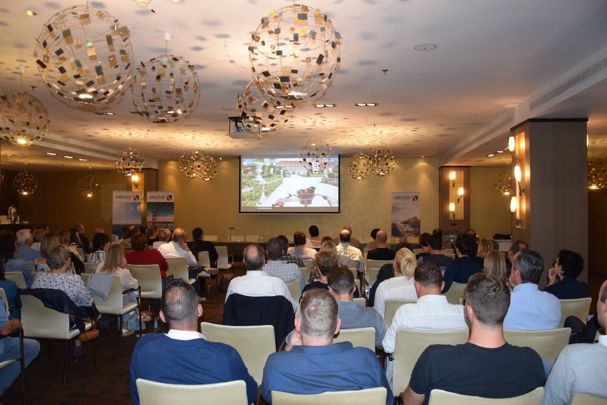 Selectair's tweet photo. Momenteel verkennen we voor jou de prachtige Poolse stad #Warschau. We wonen daar informatiesessies bij van de Poolse Dienst van Toerisme, bezoeken de stad, en ontmoeten lokale partners. Zo kunnen we jou binnenkort nog beter helpen bij het organiseren van jouw reis naar Polen. https://t.co/QCWJlah7Sp