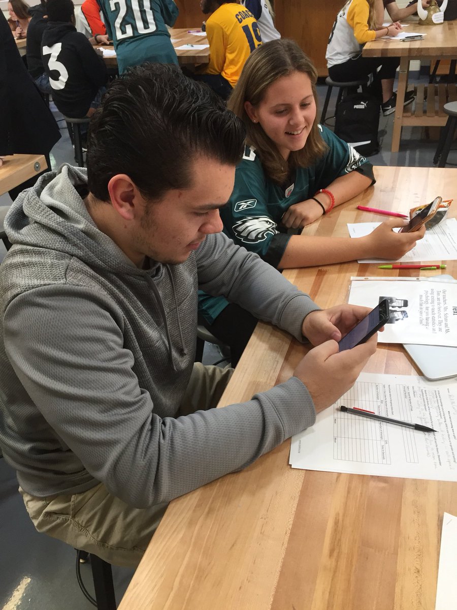 DrAndrewKuhn's tweet photo. AP Psych students have designed a study to test their theories regarding who text faster, boys or girls. Statistics students are gathering and analyzing the data to evaluate the hypothesis. Great use of the HS makerspace! @UpperMerionSD #applyyourknowledge #appsych https://t.co/dWDxwS7uPq