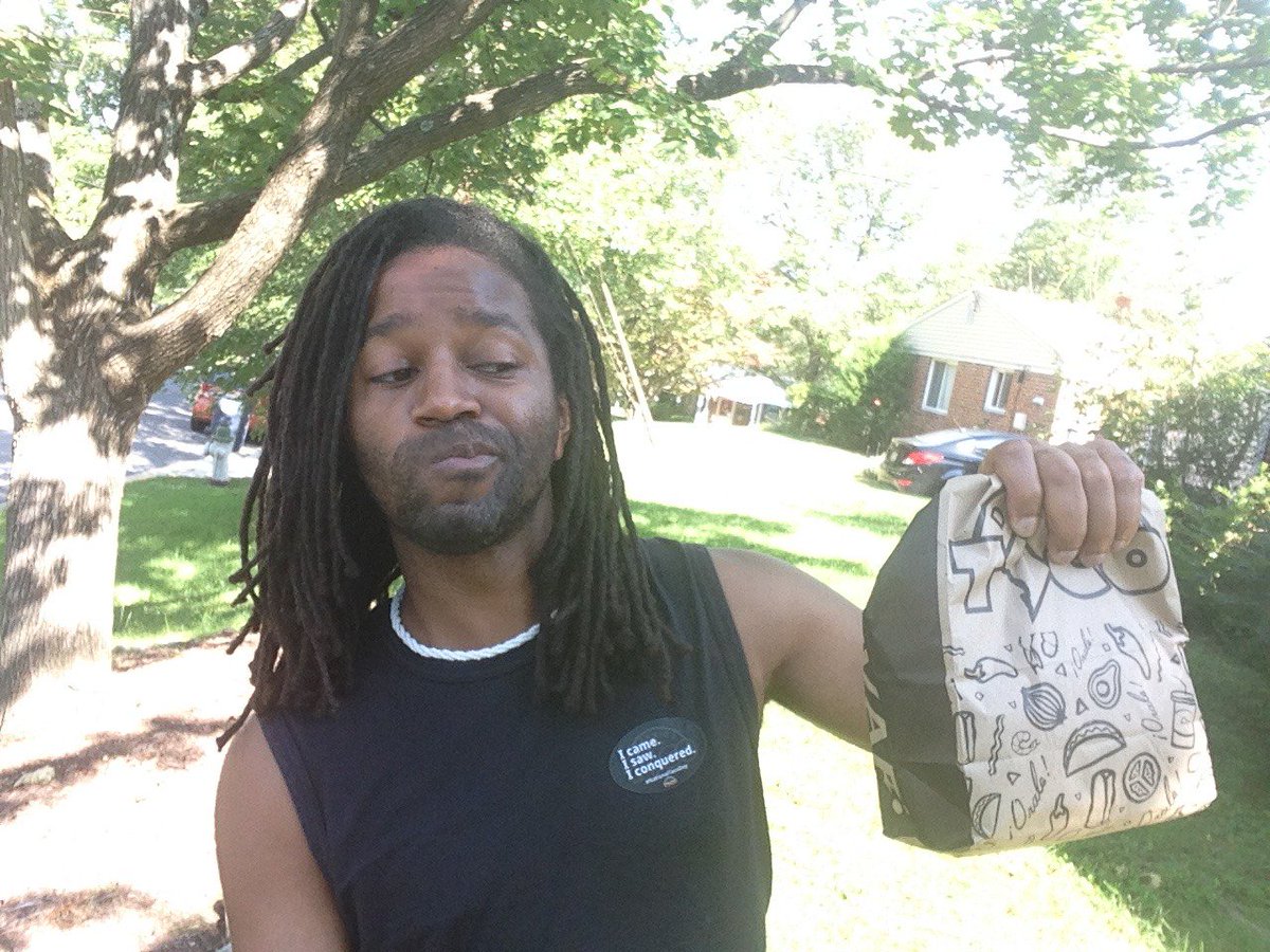 so apparently today is #nationaltacoday, so you know i'm bout to crush these <a href="/districttaco/">District Taco</a> !  thanks DT Riverdale Park for letting me know...