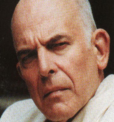 Mike Shrapnel as Mike Kelly