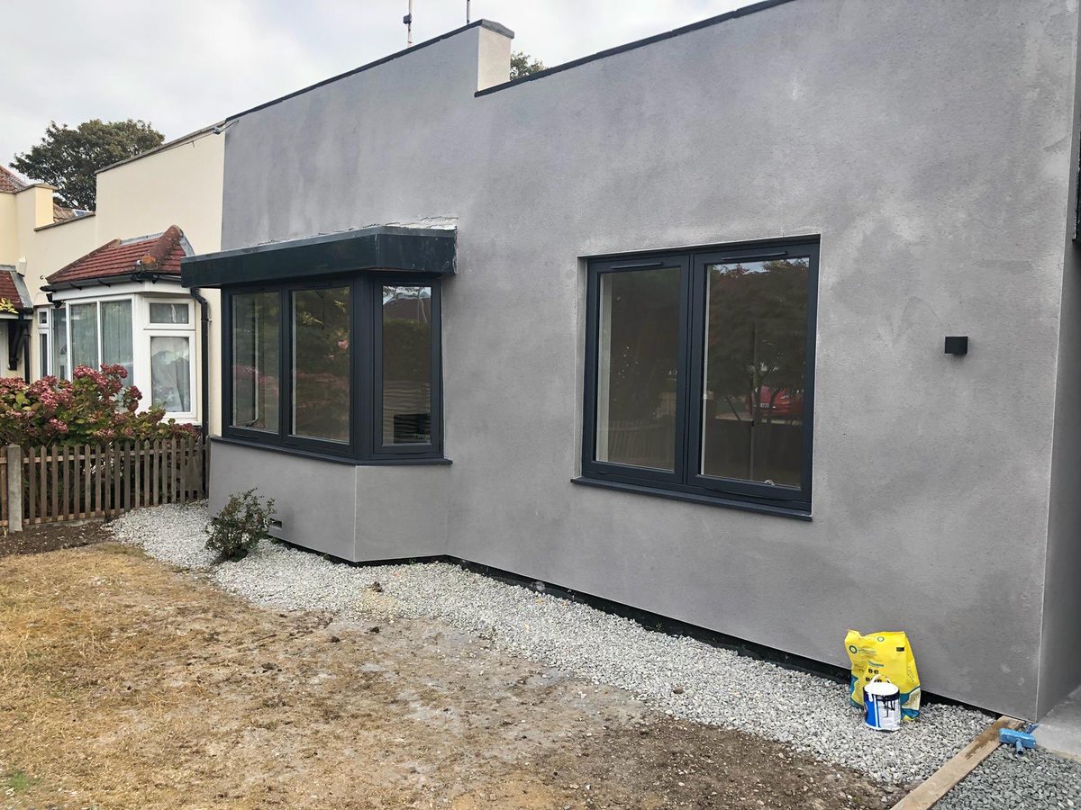tradefit4u's tweet photo. This home project is undergoing works by us ❤️our front door by @solidorltd, our smarts aluminium bi folding doors 🚪 and the beautiful @residencecollection flush fitting Upvc windows all fitted locally in Broadstairs 🏡 #thanet #doors #bifolds #solidoor #home #goals #residence https://t.co/5isEgPTGkk