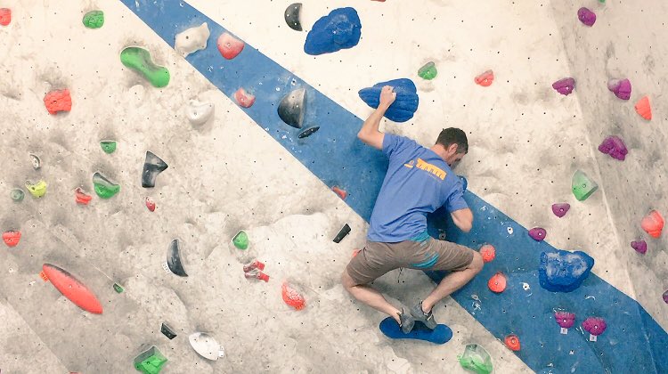 New Blue circuit up today, plenty of crimps, balency moves and a whole bunch of fun. Come try 'em!

#edenrockedinburgh #edinburghclimbing #routesetting #routetesting