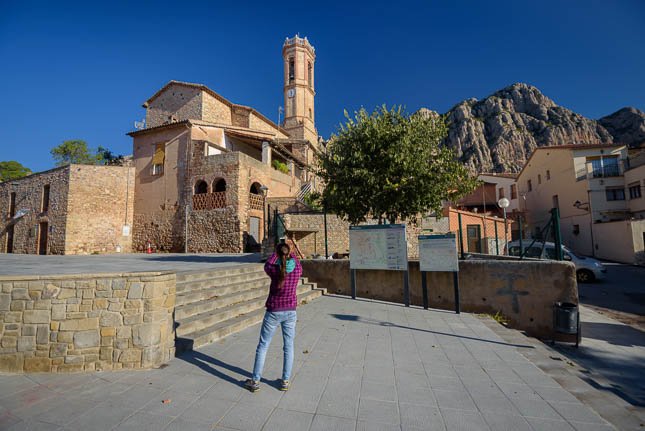 Viure envoltat dels paisatges de #Montserrat forja el caràcter. Passegem pels municipis que envolten la muntanya màgica a la recerca d’un patrimoni i uns paisatges plens d’encant descobrir.cat/ca/notices/201…